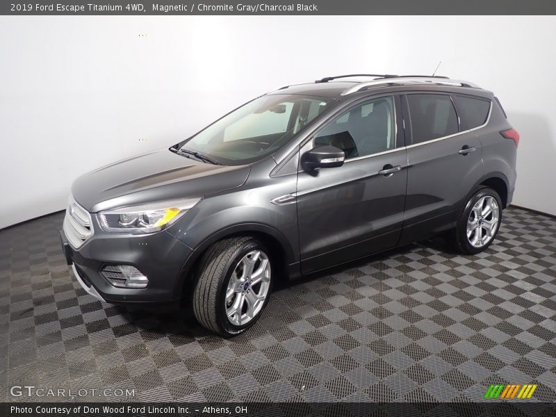 Magnetic / Chromite Gray/Charcoal Black 2019 Ford Escape Titanium 4WD