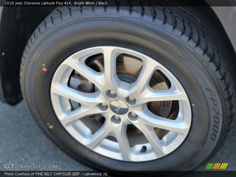 Bright White / Black 2018 Jeep Cherokee Latitude Plus 4x4