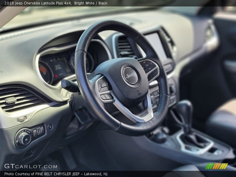 Bright White / Black 2018 Jeep Cherokee Latitude Plus 4x4