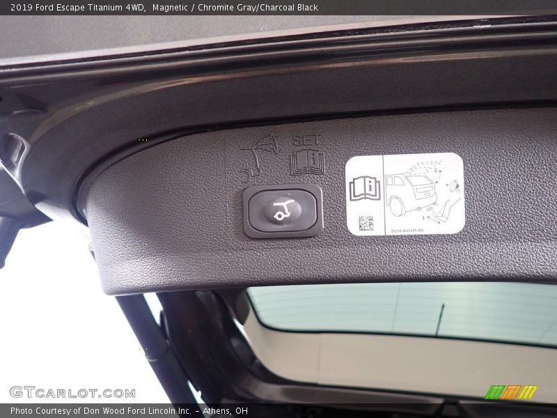 Magnetic / Chromite Gray/Charcoal Black 2019 Ford Escape Titanium 4WD