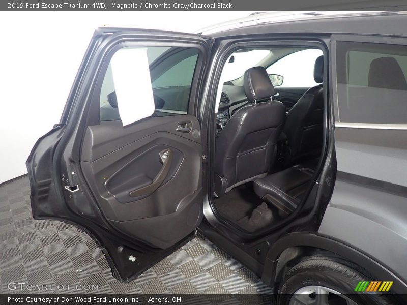 Magnetic / Chromite Gray/Charcoal Black 2019 Ford Escape Titanium 4WD