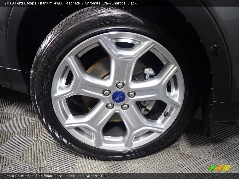 Magnetic / Chromite Gray/Charcoal Black 2019 Ford Escape Titanium 4WD