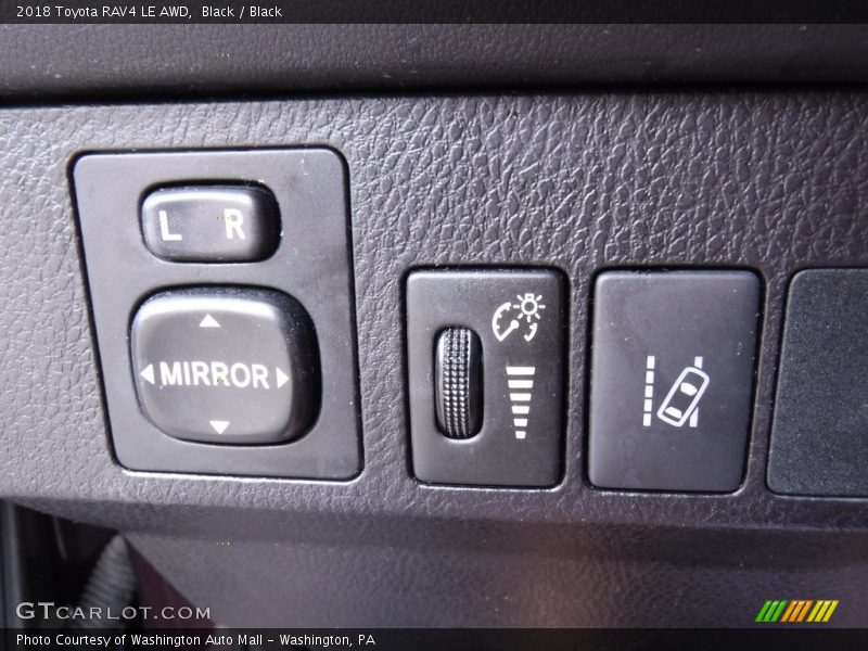 Black / Black 2018 Toyota RAV4 LE AWD