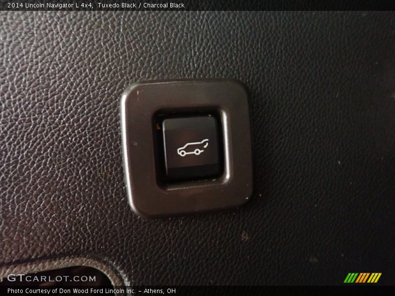 Tuxedo Black / Charcoal Black 2014 Lincoln Navigator L 4x4