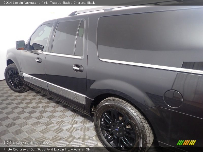 Tuxedo Black / Charcoal Black 2014 Lincoln Navigator L 4x4