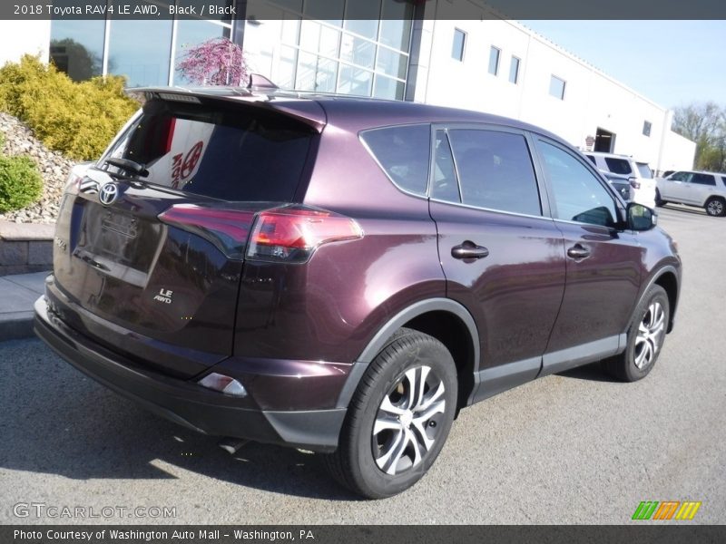 Black / Black 2018 Toyota RAV4 LE AWD