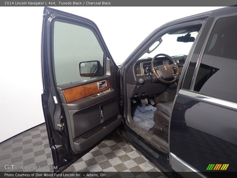 Tuxedo Black / Charcoal Black 2014 Lincoln Navigator L 4x4