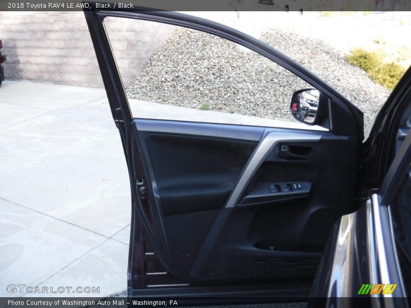 Black / Black 2018 Toyota RAV4 LE AWD