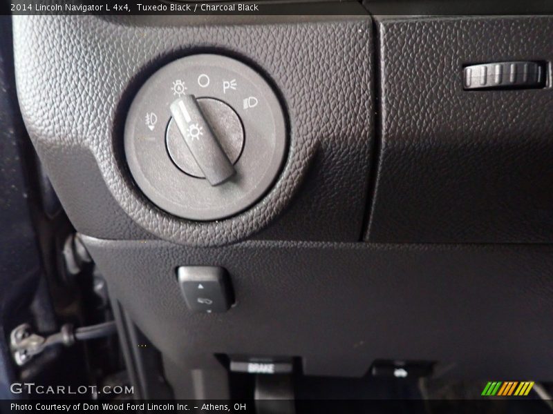 Tuxedo Black / Charcoal Black 2014 Lincoln Navigator L 4x4