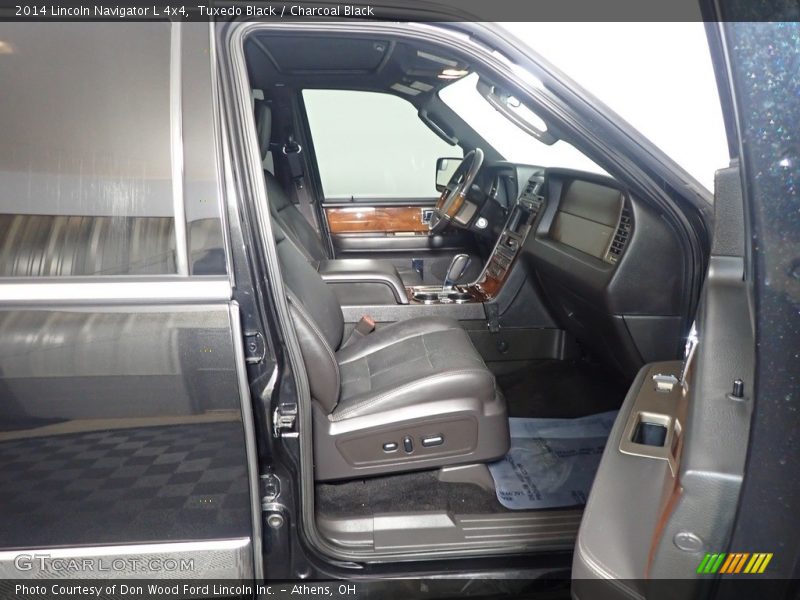 Tuxedo Black / Charcoal Black 2014 Lincoln Navigator L 4x4
