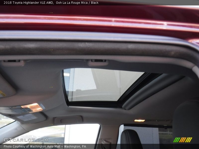 Ooh La La Rouge Mica / Black 2018 Toyota Highlander XLE AWD