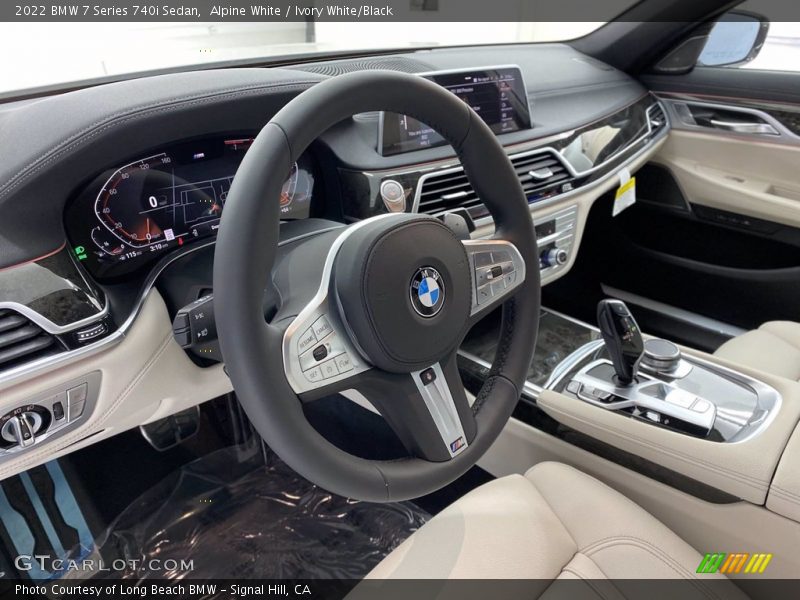 Dashboard of 2022 7 Series 740i Sedan