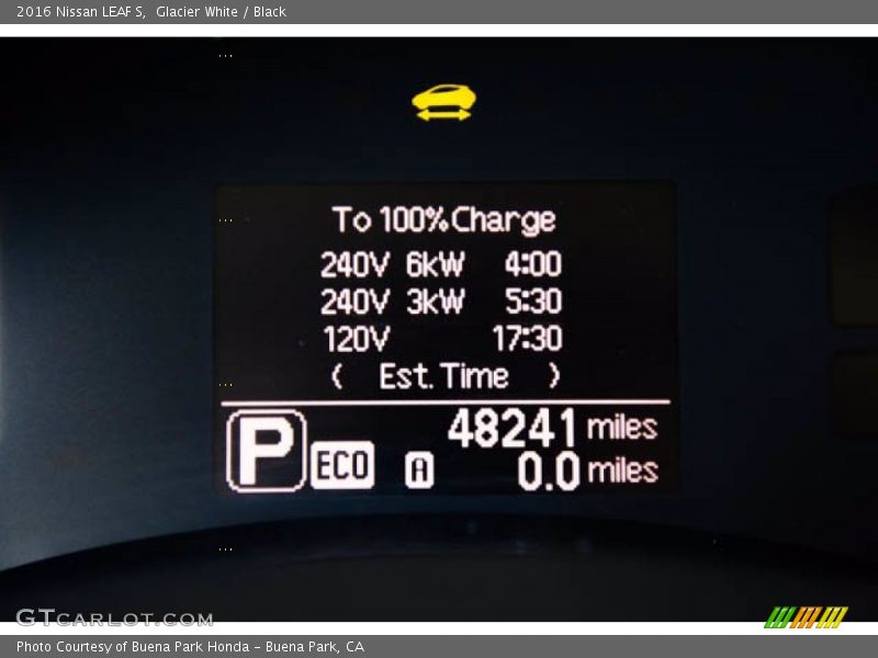 Glacier White / Black 2016 Nissan LEAF S