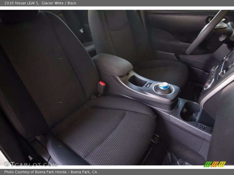 Glacier White / Black 2016 Nissan LEAF S