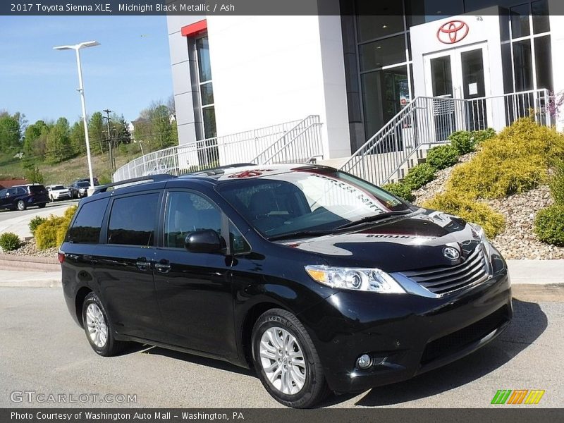 Midnight Black Metallic / Ash 2017 Toyota Sienna XLE