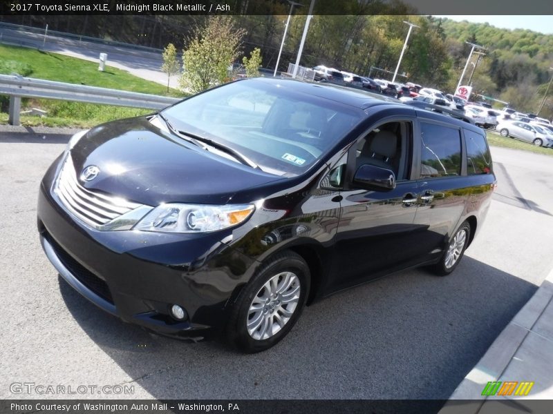 Midnight Black Metallic / Ash 2017 Toyota Sienna XLE