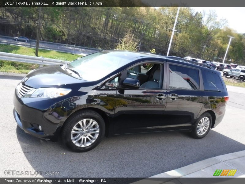Midnight Black Metallic / Ash 2017 Toyota Sienna XLE
