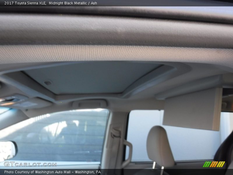 Midnight Black Metallic / Ash 2017 Toyota Sienna XLE