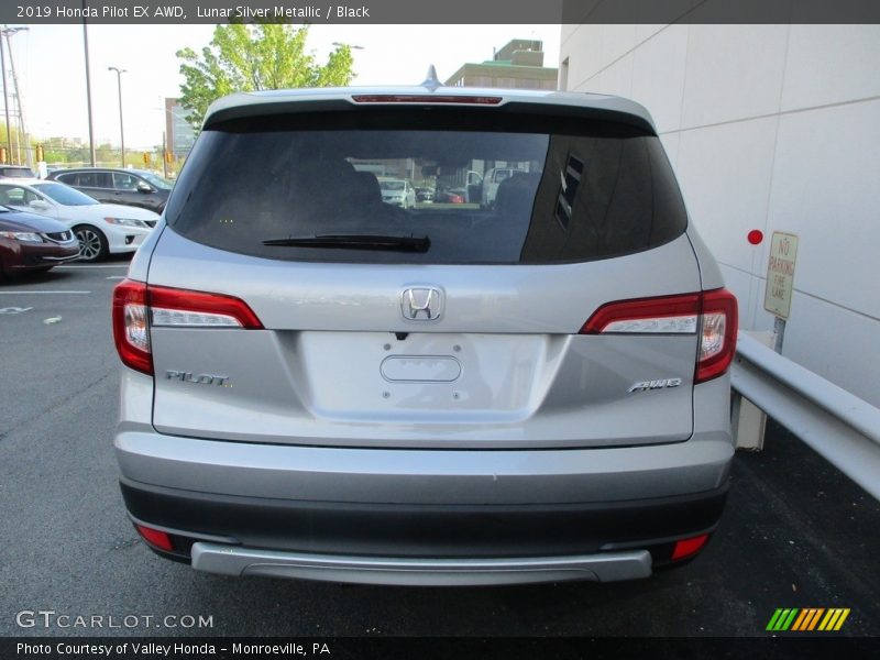 Lunar Silver Metallic / Black 2019 Honda Pilot EX AWD
