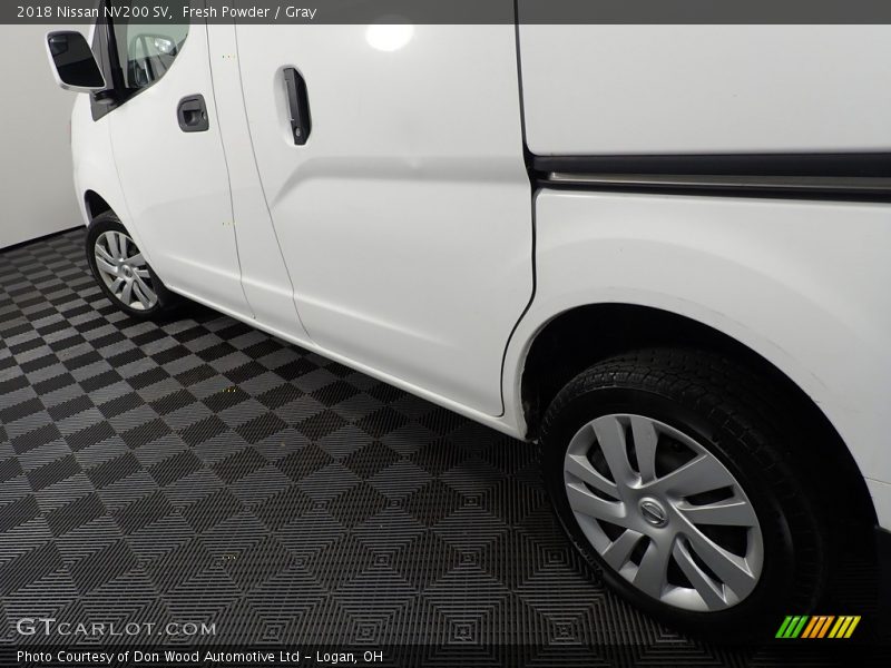 Fresh Powder / Gray 2018 Nissan NV200 SV