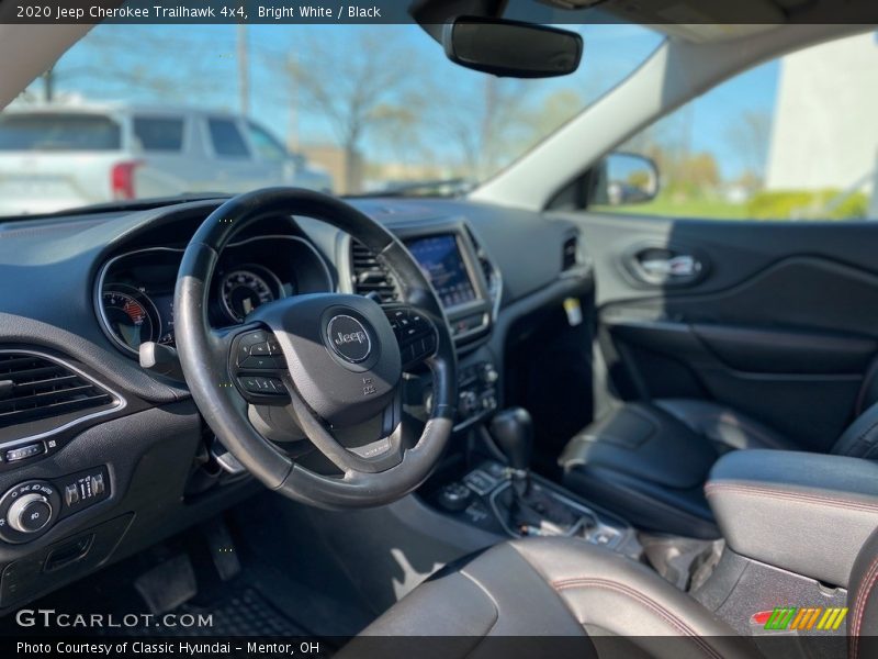 Bright White / Black 2020 Jeep Cherokee Trailhawk 4x4