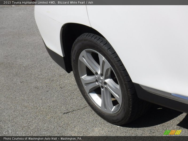Blizzard White Pearl / Ash 2013 Toyota Highlander Limited 4WD