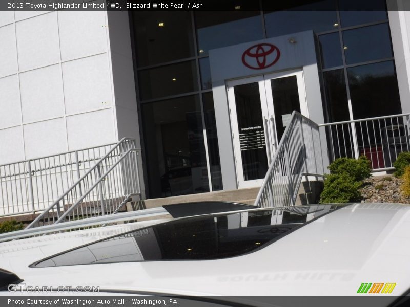 Blizzard White Pearl / Ash 2013 Toyota Highlander Limited 4WD