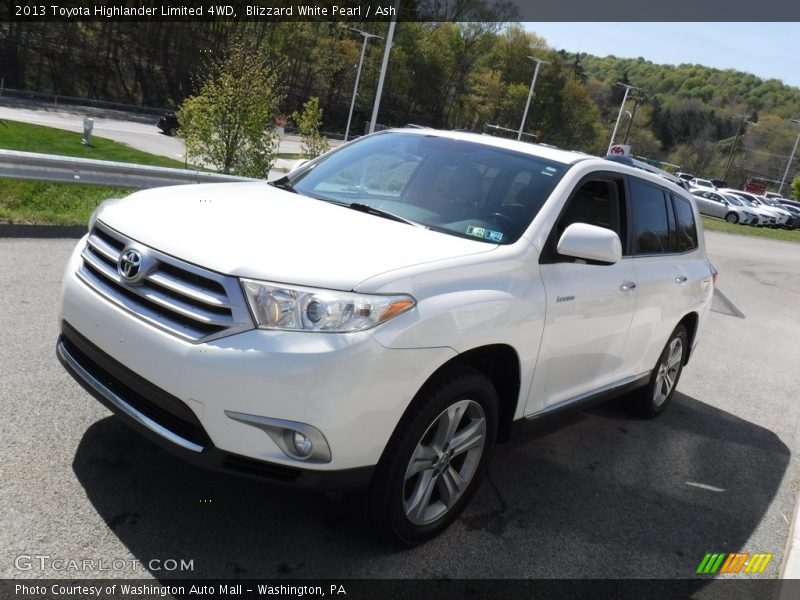 Blizzard White Pearl / Ash 2013 Toyota Highlander Limited 4WD