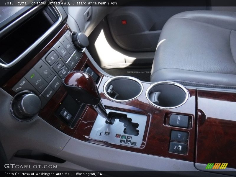 Blizzard White Pearl / Ash 2013 Toyota Highlander Limited 4WD
