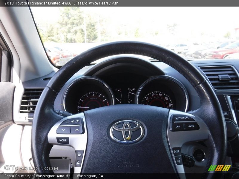 Blizzard White Pearl / Ash 2013 Toyota Highlander Limited 4WD