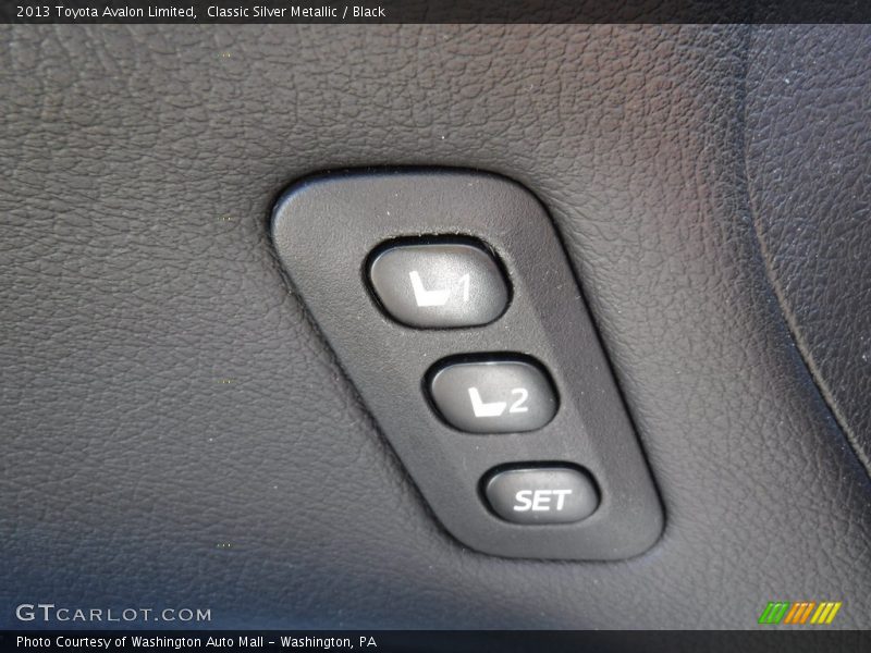 Classic Silver Metallic / Black 2013 Toyota Avalon Limited