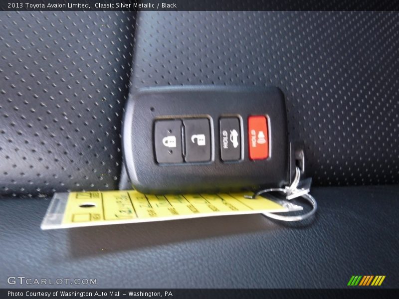 Classic Silver Metallic / Black 2013 Toyota Avalon Limited