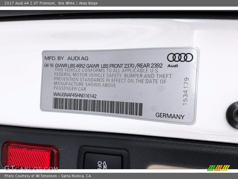 Ibis White / Atlas Beige 2017 Audi A4 2.0T Premium