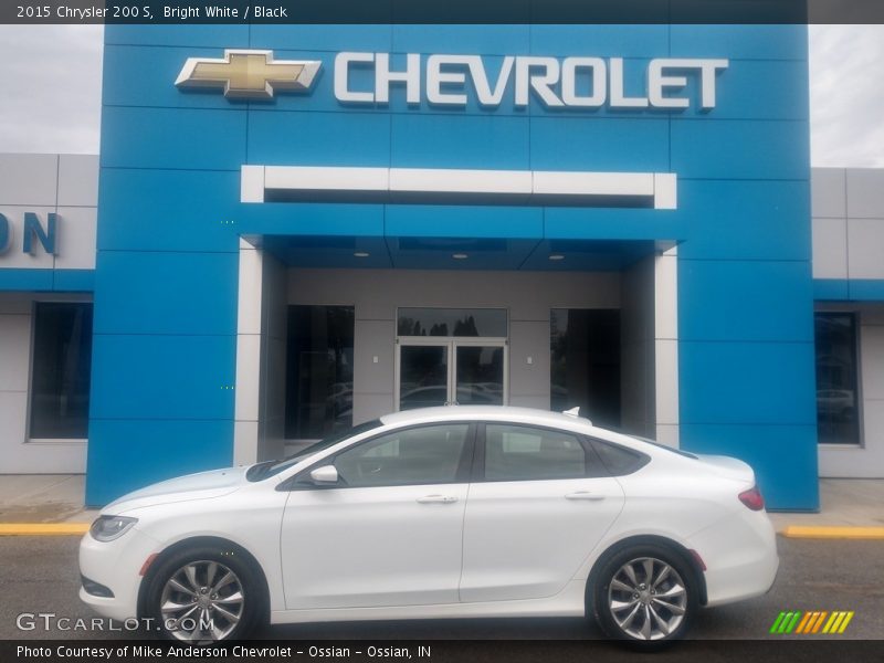 Bright White / Black 2015 Chrysler 200 S