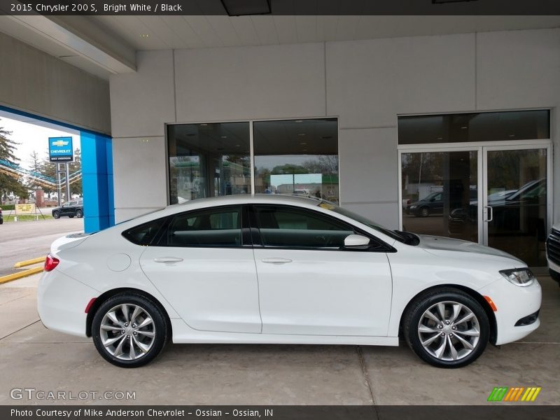 Bright White / Black 2015 Chrysler 200 S
