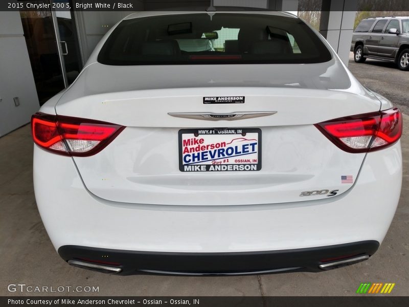 Bright White / Black 2015 Chrysler 200 S