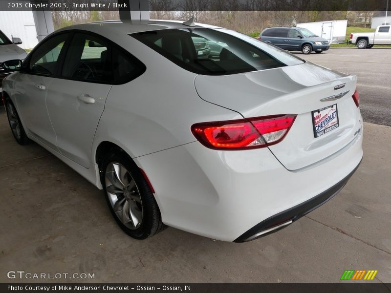 Bright White / Black 2015 Chrysler 200 S