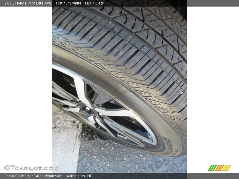 Platinum White Pearl / Black 2021 Honda Pilot Elite AWD