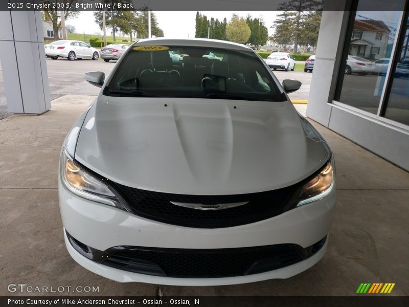 Bright White / Black 2015 Chrysler 200 S