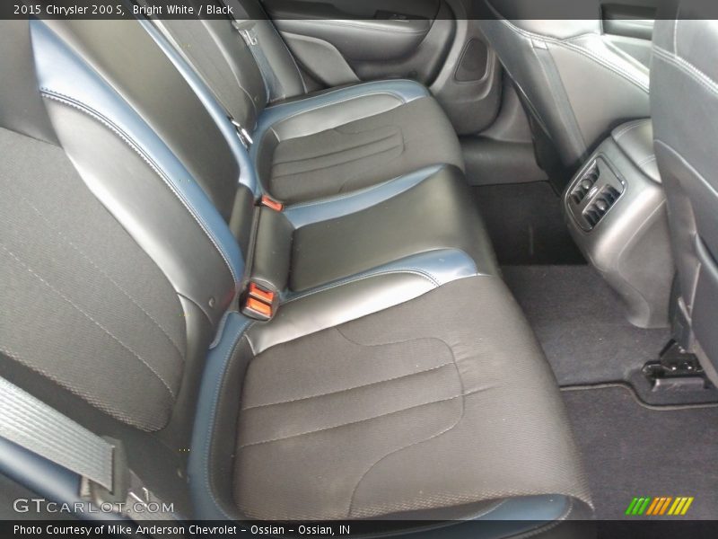 Bright White / Black 2015 Chrysler 200 S