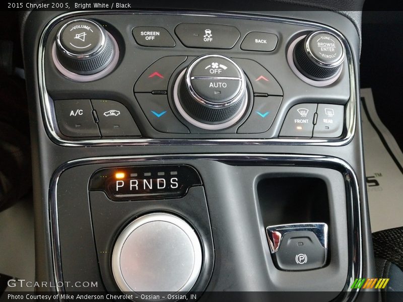 Bright White / Black 2015 Chrysler 200 S
