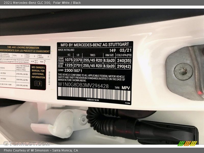 Polar White / Black 2021 Mercedes-Benz GLC 300