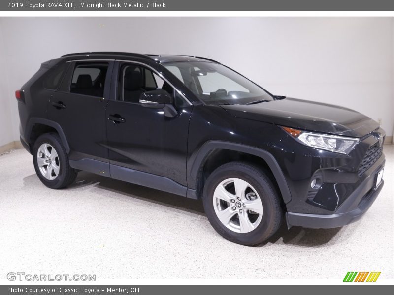 Midnight Black Metallic / Black 2019 Toyota RAV4 XLE