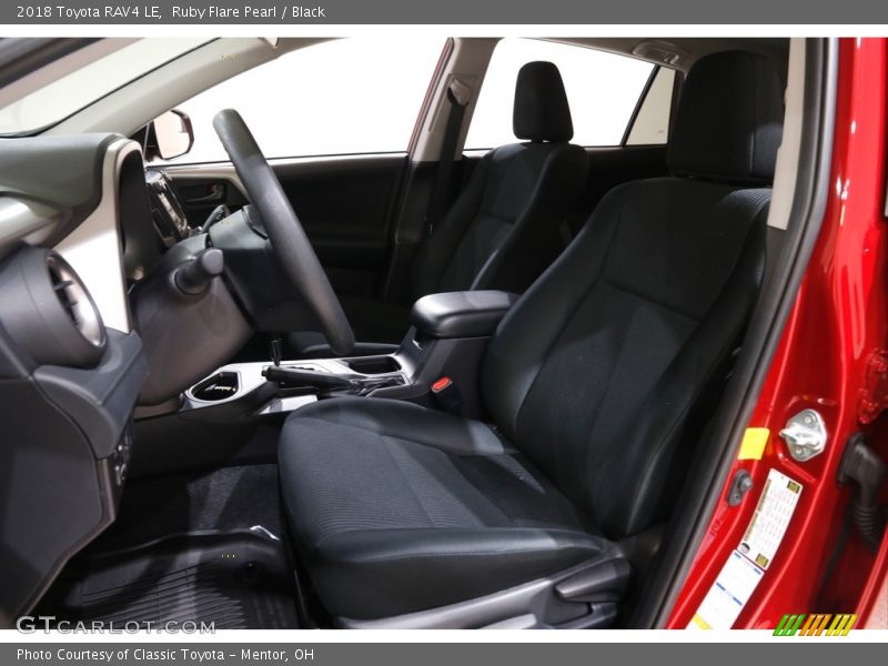 Ruby Flare Pearl / Black 2018 Toyota RAV4 LE
