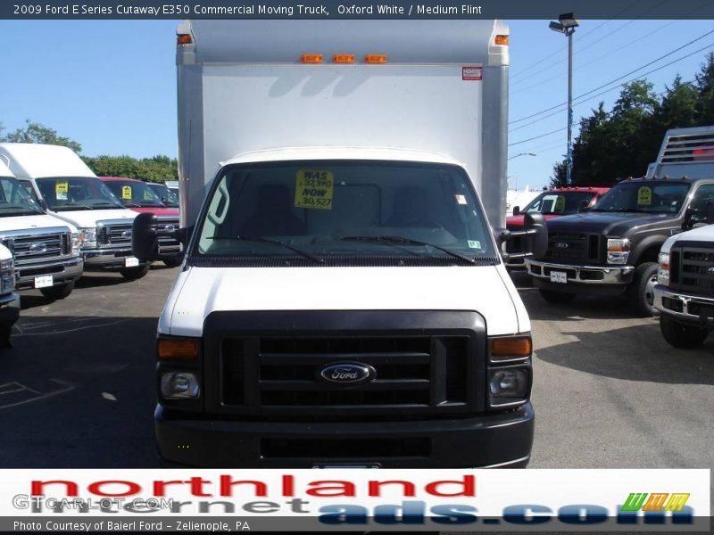 Oxford White / Medium Flint 2009 Ford E Series Cutaway E350 Commercial Moving Truck