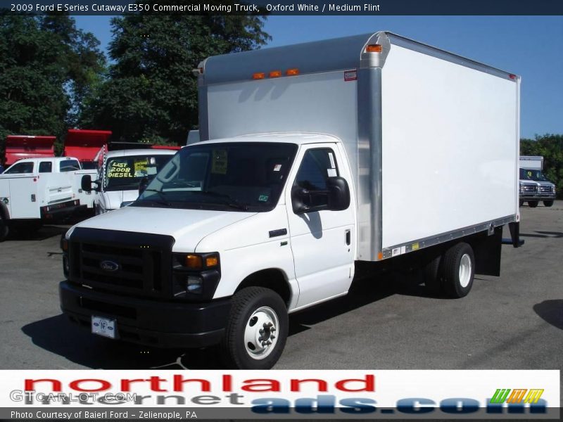 Oxford White / Medium Flint 2009 Ford E Series Cutaway E350 Commercial Moving Truck