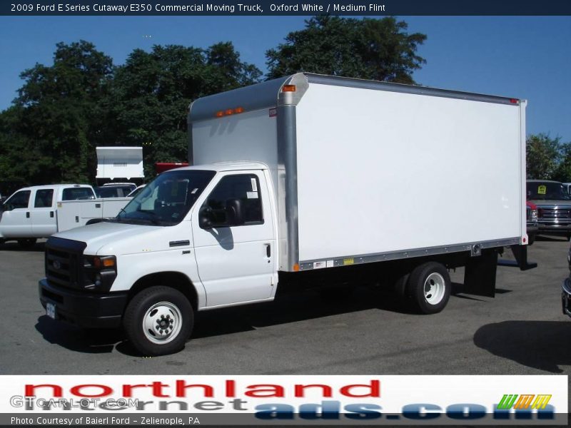 Oxford White / Medium Flint 2009 Ford E Series Cutaway E350 Commercial Moving Truck