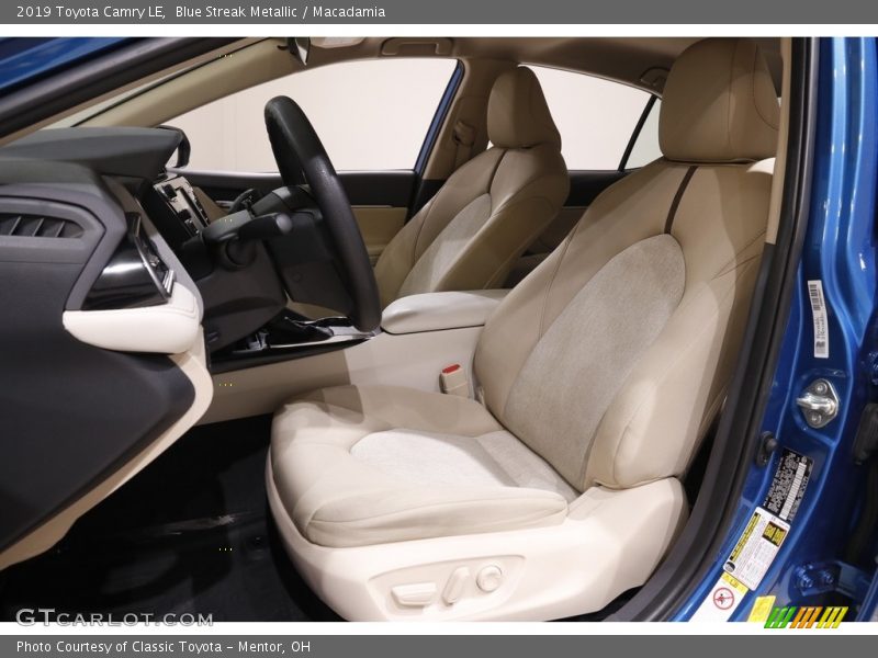 Blue Streak Metallic / Macadamia 2019 Toyota Camry LE