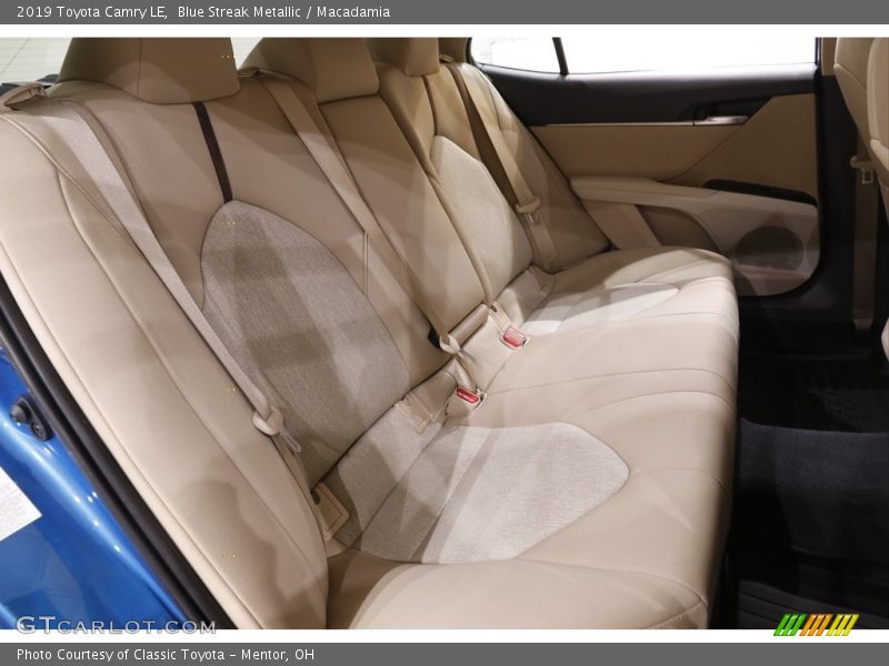 Blue Streak Metallic / Macadamia 2019 Toyota Camry LE