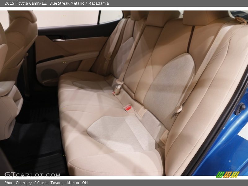 Blue Streak Metallic / Macadamia 2019 Toyota Camry LE